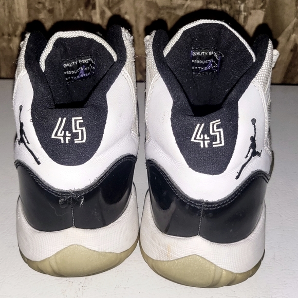 Youth boy size 4.5 Jordan 11 Concord retro - Picture 2 of 3